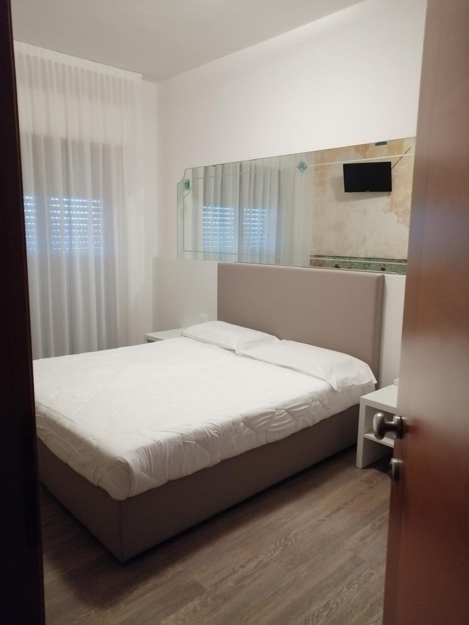 Hotel Columbia & Ninfea Лидо-ди-Езоло Номер фото
